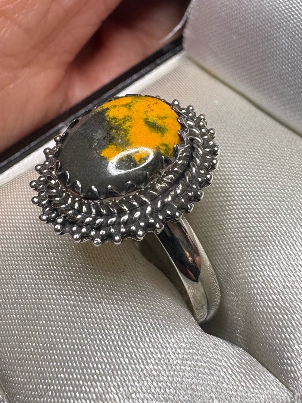 Ring Bumble Bee Jasper 925 Sterling Silver Cabochon Halo Gemstone